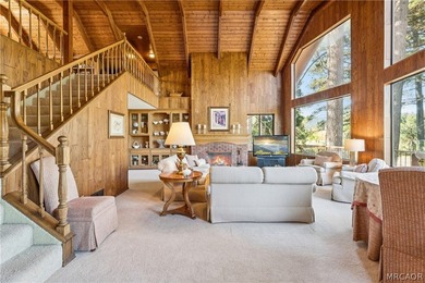 Welcome to this exceptional mountain retreat with one-of-a-kind - photo 9