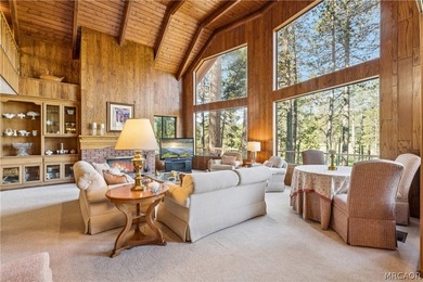 Welcome to this exceptional mountain retreat with one-of-a-kind - photo 10