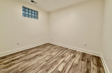 Lovely 1-bedroom condo in Bull City Commons Condominiums. Walk