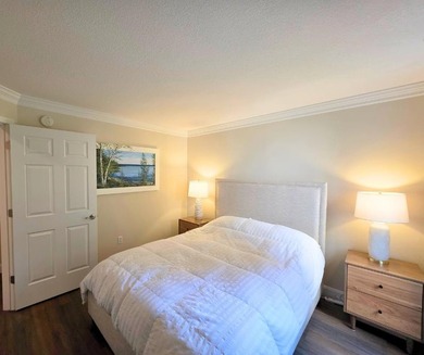 Enjoy convenient one-floor living in this recently renovated - photo 15