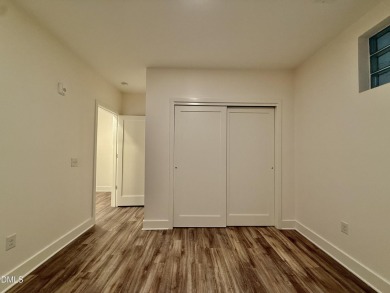 Lovely 1-bedroom condo in Bull City Commons Condominiums. Walk