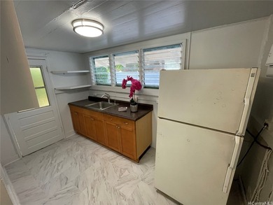 Rare opportunity to own three separate homes on one lot! Live in - photo 22