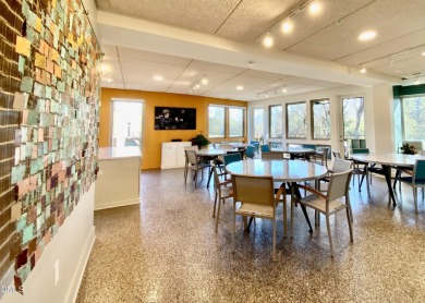 Lovely 1-bedroom condo in Bull City Commons Condominiums. Walk