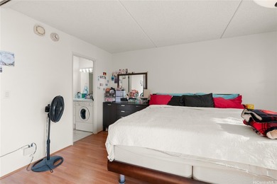 This well-appointed 1-bedroom, 1-bathroom unit offers a highly - photo 10