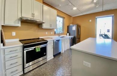 Lovely 1-bedroom condo in Bull City Commons Condominiums. Walk