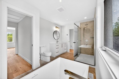 Discover this sumptuous new home located in a sought-after - photo 38