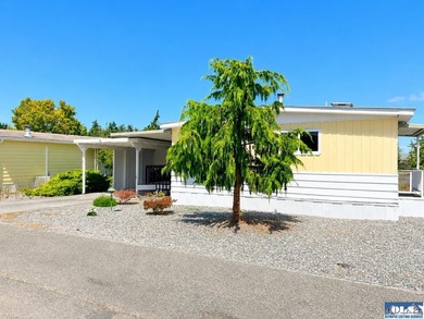 Welcome home to this charming 2-bedroom, 1-bath home in Juniper - photo 3