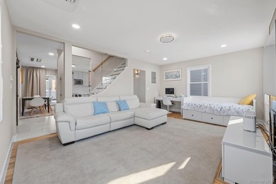 Welcome to this beautifully renovated 3-bedroom, 3-bathroom home - photo 2