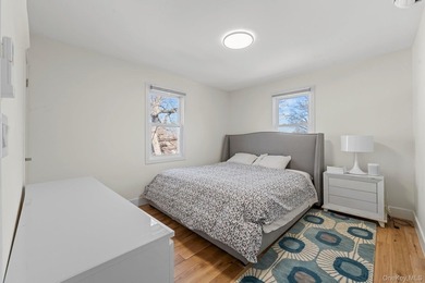 Welcome to this beautifully renovated 3-bedroom, 3-bathroom home - photo 8