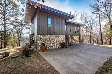 Stunning Mid-Century Mountain Retreat! Nestled among the trees