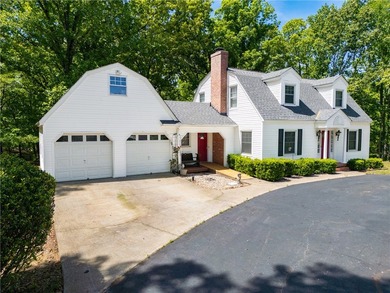 Welcome to 1211 Manse Jolly Rd, a lovingly maintained Cape - photo 2
