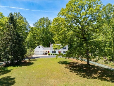 Welcome to 1211 Manse Jolly Rd, a lovingly maintained Cape - photo 3