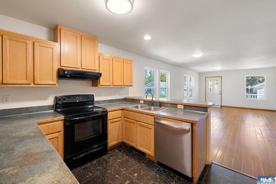 Welcome home to Peninsula Village, adjacent to Peninsula Golf - photo 5