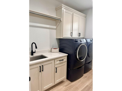 Welcome to this cozy 4-bedroom, 2-bathroom retreat nestled in - photo 10