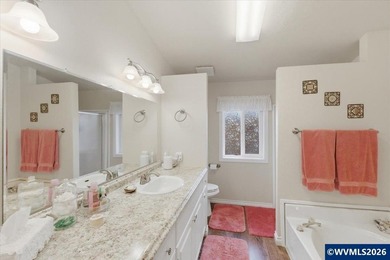 Accepted Offer with Contingencies. Stunning home on a cul-de-sac - photo 19