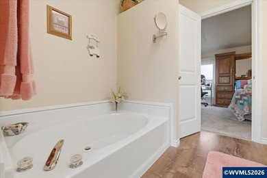 Accepted Offer with Contingencies. Stunning home on a cul-de-sac - photo 21