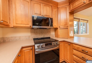 Welcome to this beautifully updated condo on desirable Hilltop - photo 5