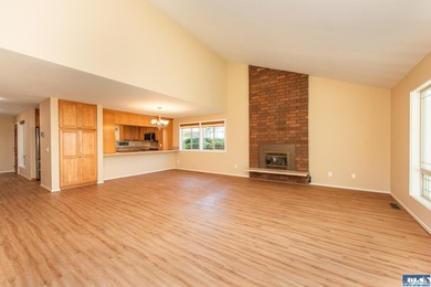 Welcome to this beautifully updated condo on desirable Hilltop - photo 9