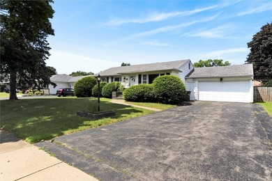 Come check out one level living in West Irondequoit at its - photo 2