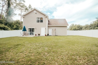 Step inside to an open-concept floor plan designed for everyday - photo 2