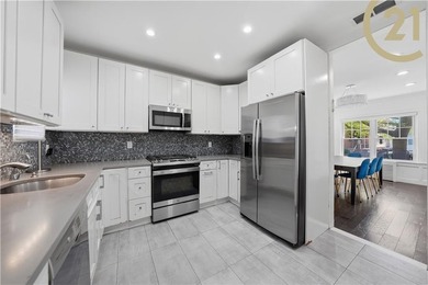 Welcome to 1930 Homecrest Avenue! Sitting on an impressive 40 - photo 10