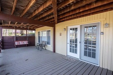 This beautiful, nearly 3,000 square foot cottage-style lakefront - photo 11