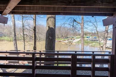 This beautiful, nearly 3,000 square foot cottage-style lakefront - photo 12