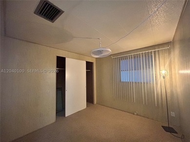BEAUTIFUL HOME IN PARK CITY READY FOR IMMEDIATE OCCUPANCY. YOUR - photo 14
