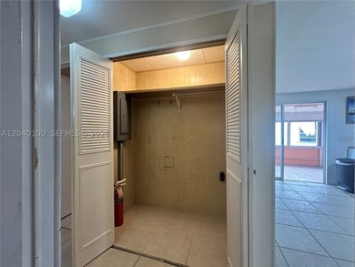 BEAUTIFUL HOME IN PARK CITY READY FOR IMMEDIATE OCCUPANCY. YOUR - photo 15