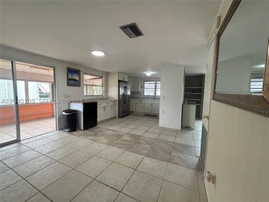 BEAUTIFUL HOME IN PARK CITY READY FOR IMMEDIATE OCCUPANCY. YOUR - photo 16