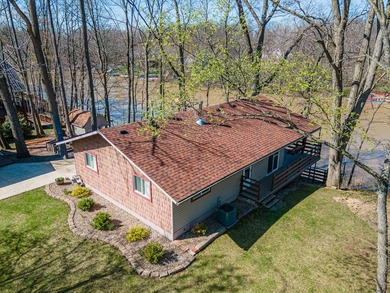 This beautiful, nearly 3,000 square foot cottage-style lakefront - photo 19