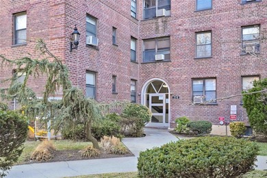 North Flushing Co-op for Sale - Spacious 1 Bedroom; Welcome to - photo 21