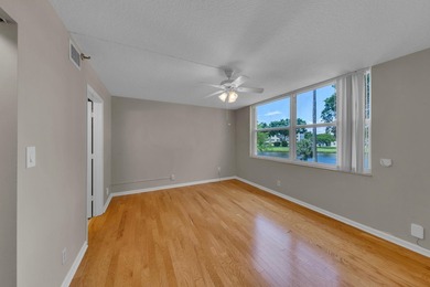 WELCOME HOME TO THIS CHARMING 2 BEDROOM, 2 BATH CONDO WITH - photo 23