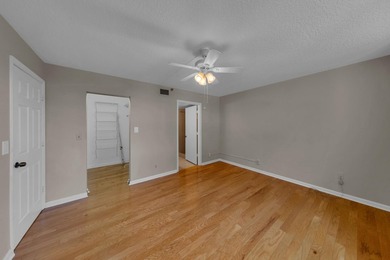 WELCOME HOME TO THIS CHARMING 2 BEDROOM, 2 BATH CONDO WITH - photo 24