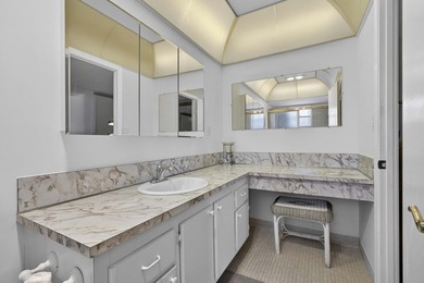 Welcome to your tranquil Florida retreat! This light-filled - photo 25