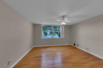 WELCOME HOME TO THIS CHARMING 2 BEDROOM, 2 BATH CONDO WITH - photo 26