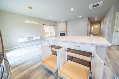 Ideally located in the heart of charming Sequim, this - photo 10
