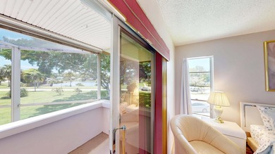 Welcome to your tranquil Florida retreat! This light-filled - photo 30