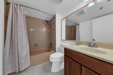 WELCOME HOME TO THIS CHARMING 2 BEDROOM, 2 BATH CONDO WITH - photo 31