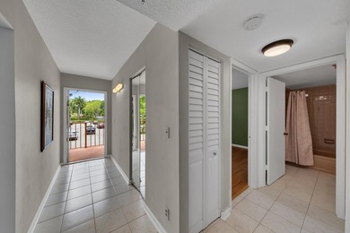WELCOME HOME TO THIS CHARMING 2 BEDROOM, 2 BATH CONDO WITH - photo 33
