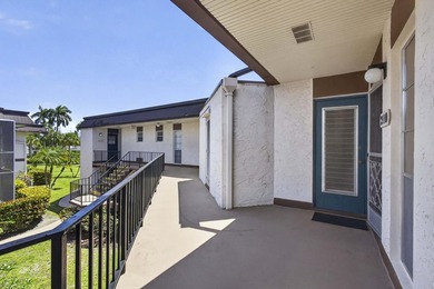 Welcome to your tranquil Florida retreat! This light-filled - photo 34