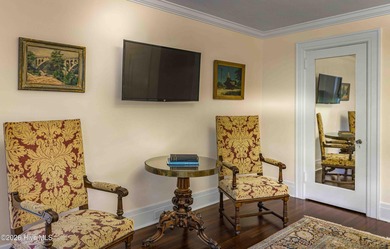 Thistle Dhu is a celebrated Pinehurst landmark where American - photo 42