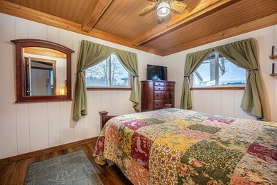 This beautiful, nearly 3,000 square foot cottage-style lakefront - photo 42