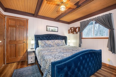 This beautiful, nearly 3,000 square foot cottage-style lakefront - photo 44