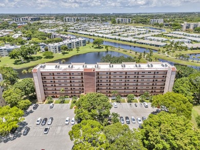 WELCOME HOME TO THIS CHARMING 2 BEDROOM, 2 BATH CONDO WITH - photo 44