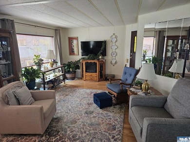 Very well kept home in Juniper Mobile Estates. This home is - photo 6