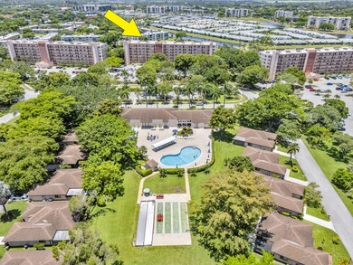 WELCOME HOME TO THIS CHARMING 2 BEDROOM, 2 BATH CONDO WITH - photo 46