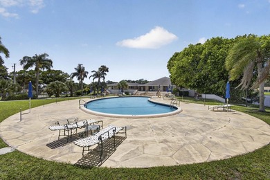 Welcome to your tranquil Florida retreat! This light-filled - photo 48