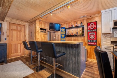 This beautiful, nearly 3,000 square foot cottage-style lakefront - photo 50