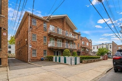 EXTRA-SPACIOUS(1336 SQFT) 2 BEDROOM/2 BATHROOM DUPLEX CONDO WITH - photo 2